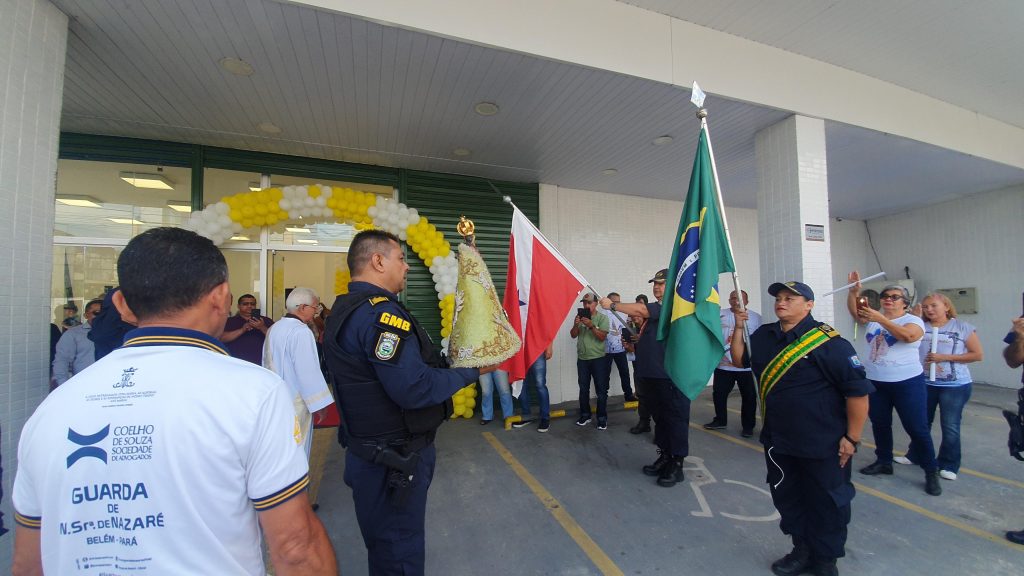 A Guarda Municipal é referência no trabalho de pronta resposta e em escolta de autoridades e, desde 2007, a Prefeitura Municipal de Belém por meio da GMB, realiza este serviço voluntário de proteger a peregrina.