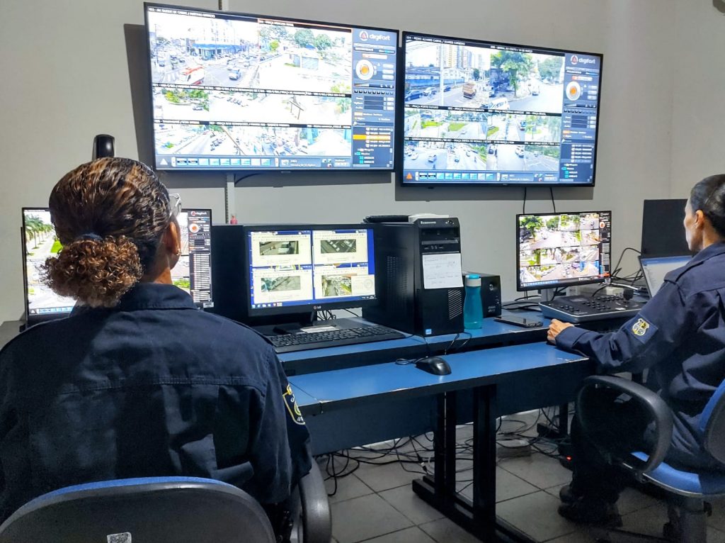 O Sistema Integrado de Monitoramento da GMB funciona 24h em 43 pontos estratégicos da cidade