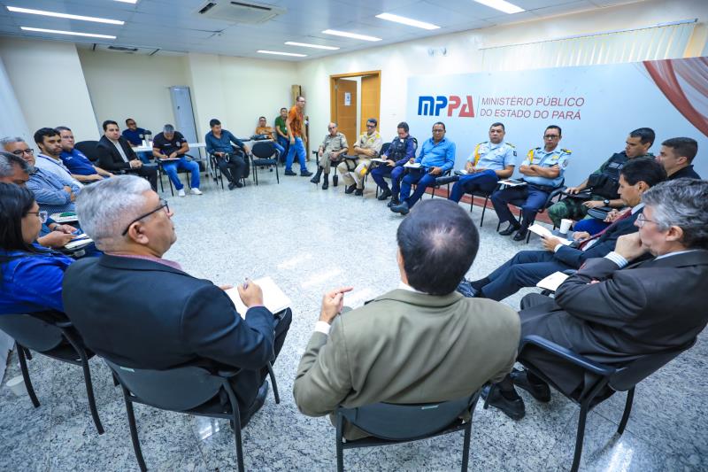 A reunião ocorreu na manhã desta segunda-feira, 13, na sede do Ministério Público, em Belém
